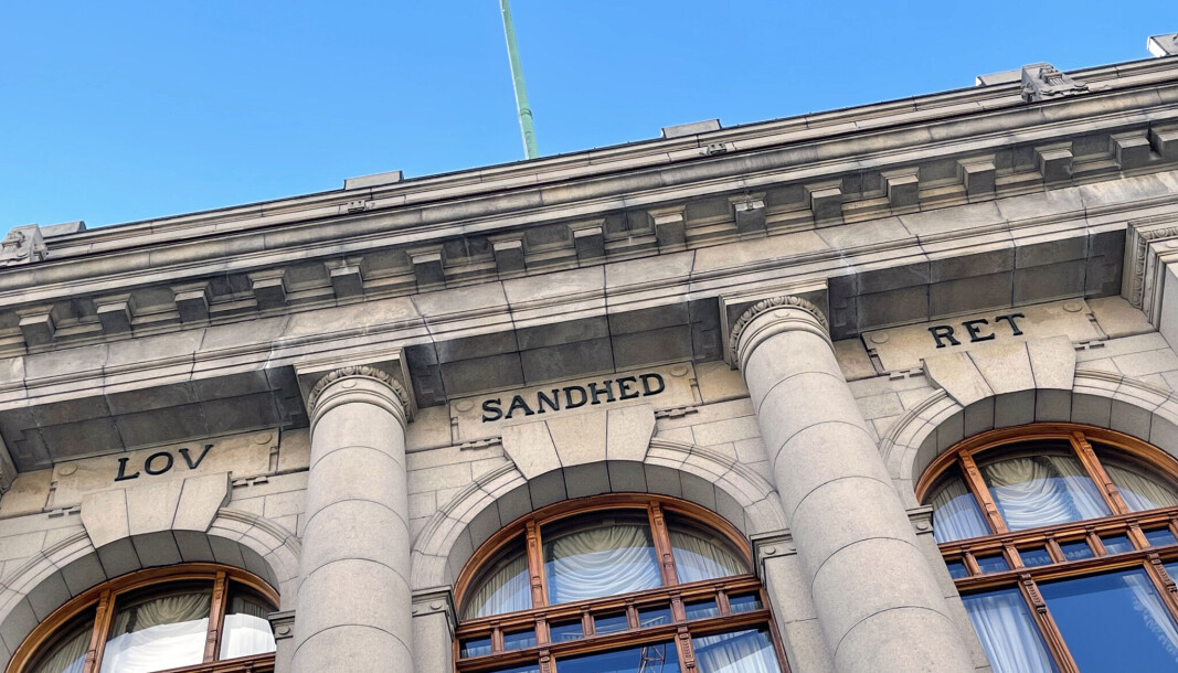 Siden mannen var tiltalt for medvirkning etter to ulike straffebestemmelser, gjaldt saken spørsmål om såkalt idealkonkurrens. Siden mannen var tiltalt for medvirkning etter to ulike straffebestemmelser, gjaldt saken spørsmål om såkalt idealkonkurrens.