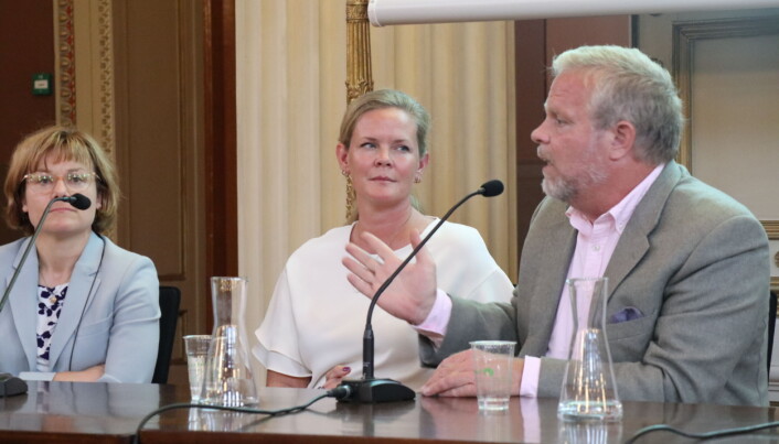 Fra v. jusprofessor Anna Nylund, faglig leder Angela Askjer i Mekle.no og leder for Advokatforeningen, Jon Wessel-Aas Fra v. jusprofessor Anna Nylund, faglig leder Angela Askjer i Mekle.no og leder for Advokatforeningen, Jon Wessel-Aas