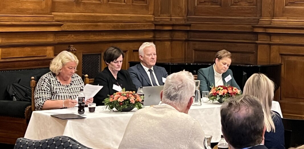 Fra v. Høyesterettsjustitiarius Toril Marie Øie, advokat Mette Yvonne Larsen, riksadvokat Jørn Sigurd Maurud og førstelagmann i Hålogaland lagmannsrett, Monica Hansen Nylund. Fra v. Høyesterettsjustitiarius Toril Marie Øie, advokat Mette Yvonne Larsen, riksadvokat Jørn Sigurd Maurud og førstelagmann i Hålogaland lagmannsrett, Monica Hansen Nylund.