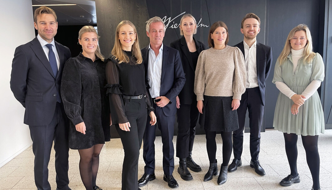 Asbjørn Dølvik, Hildegunn Alsvik, Ida Røkke, Morten Goller, Ina Ytterstad Bjørnrå, Ingjerd Meling, Martin Hauger og Ingrid Flom. Asbjørn Dølvik, Hildegunn Alsvik, Ida Røkke, Morten Goller, Ina Ytterstad Bjørnrå, Ingjerd Meling, Martin Hauger og Ingrid Flom.