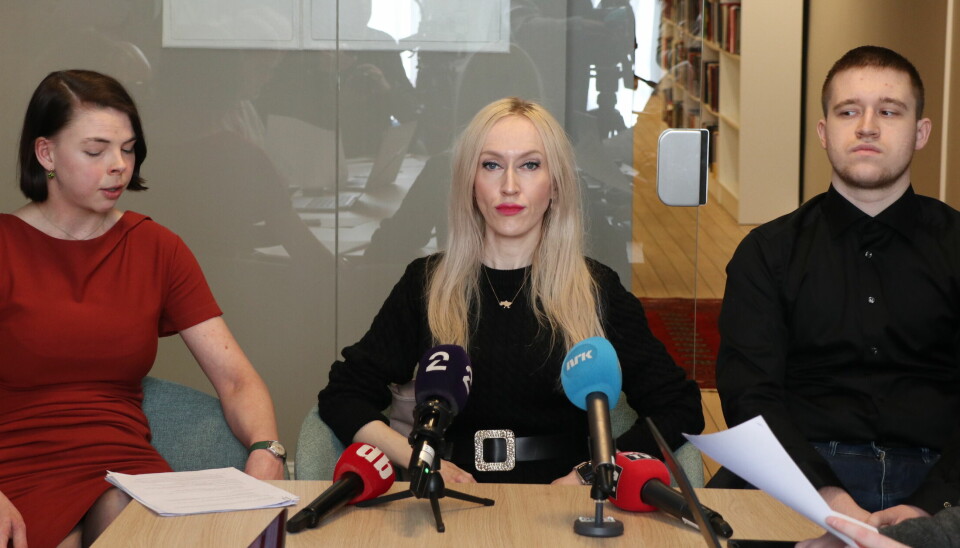 Advokat Linnéa Tereza Karlberg, Nataliia A. Skoghøy og Ruslan Bobukh møtte pressen onsdag ettermiddag.