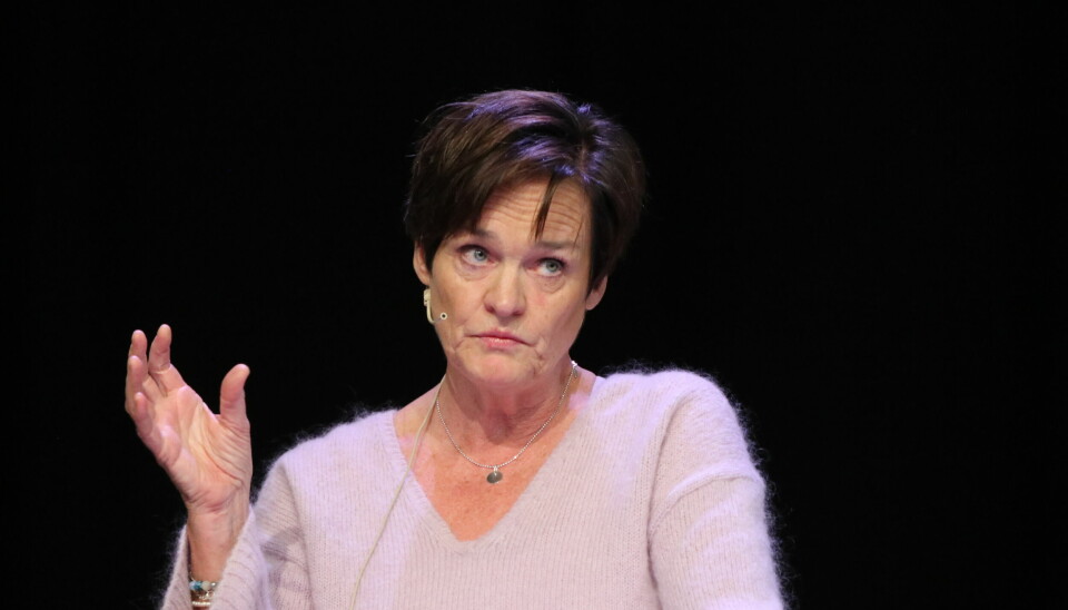 Mette Yvonne Larsen på talerstolen i forbindelse med Forsvarergruppens ledervalg på Sundvolden i 2023.
