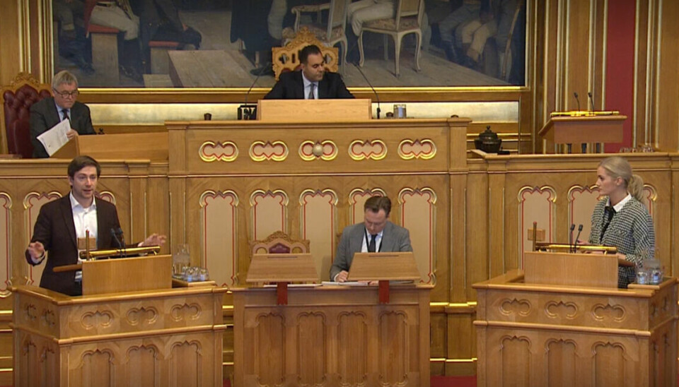 Andreas S. Unneland (t.v) og Emilie E. Mehl under muntlig spørretime på Stortinget.