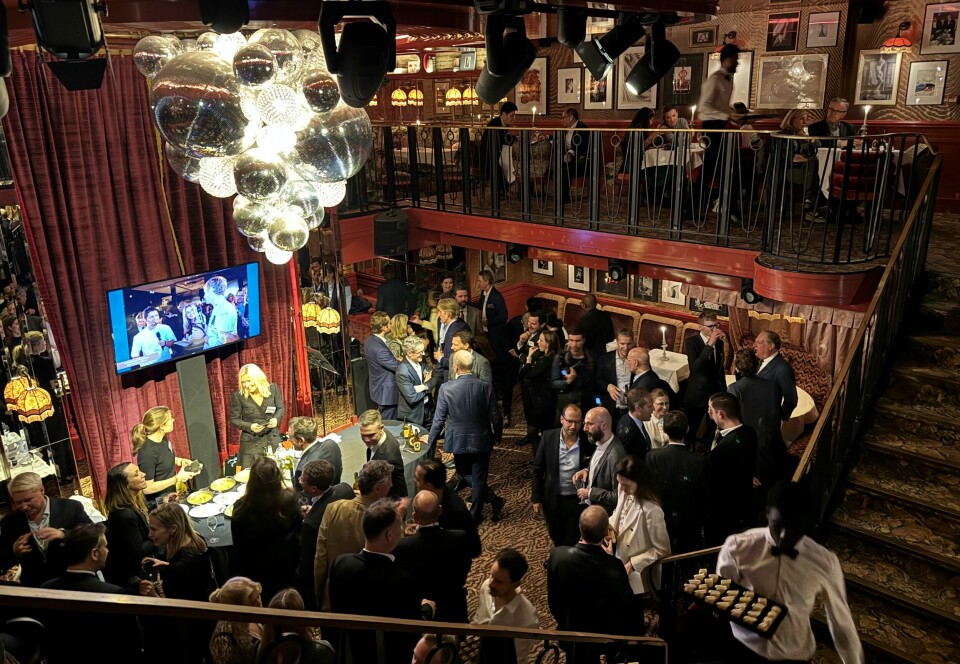 Wiersholm-overraskelsen ble arrangert i den Moulin Rouge-70-talls-inspirerte restauranten «Mondaine de Pariso», med syv hundre påmeldte advokater.